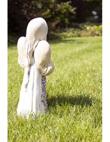 Keramický anděl s květinami