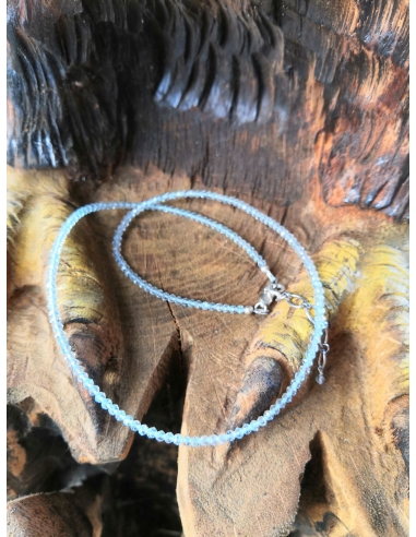 Náhrdelník z modrého topazu