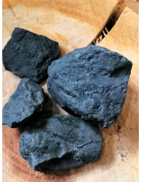 Šungit - přírodní kousky na úpravu vody