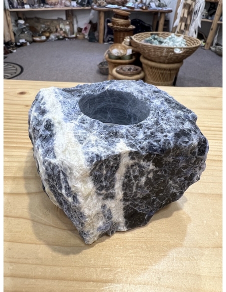 Sodalit - svícen surový