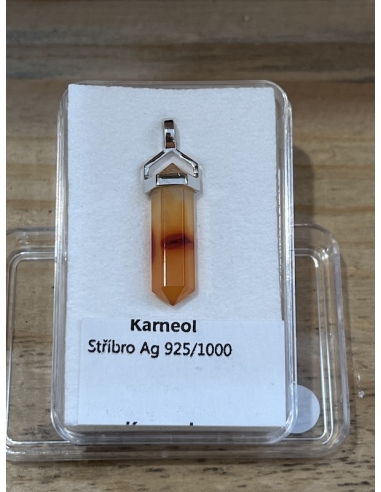 Karneol - přívěsek oboustranný hrot Ag 925