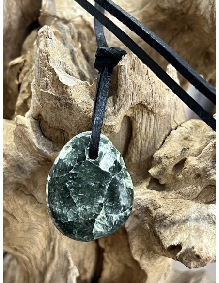 Serafinit - přívěsek na kůži