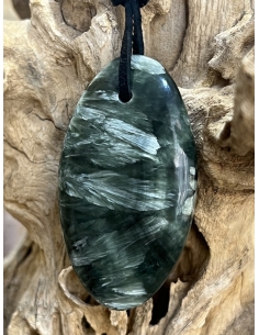 Serafinit - přívěsek kabošon na kůži