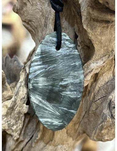 Serafinit - přívěsek kabošon na kůži