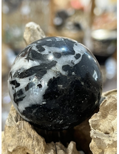 Turmalín v křišťálu - koule ( 176 g )