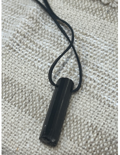 Turmalín - přívěsek na kůži