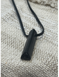 Turmalín - přívěsek na kůži 2