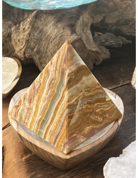 Zlatý onyx - pyramida - Pákistán ( 1050 g )