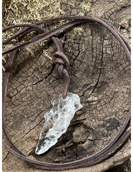 Křišťál - krystal přívěsek na kůži