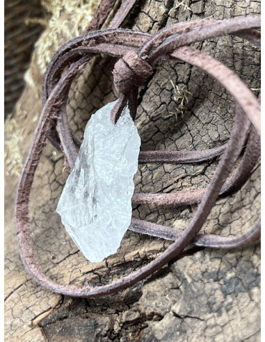 Křišťál - přírodní surový - přívěsek na kůži