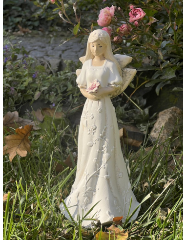 Anděl / víla - s květinou