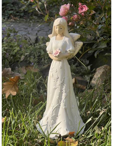 Anděl / víla - s květinou