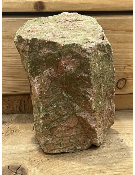 Unakit - surový ( 2855 g ) menhir