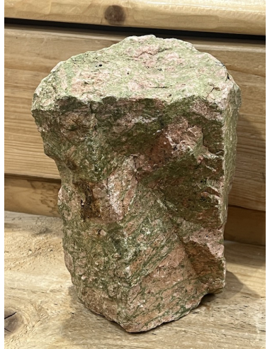 Unakit - surový ( 2855 g ) menhir